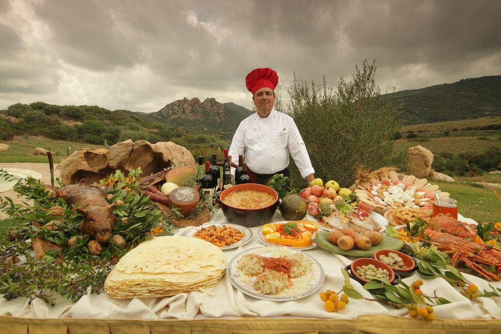 Hotel Ristorante La Tana Di Li Mazzoni Trinità dʼAgultu Εξωτερικό φωτογραφία