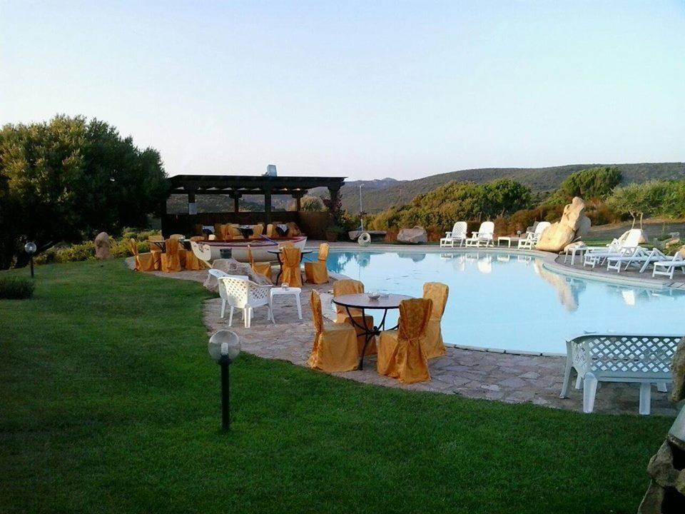 Hotel Ristorante La Tana Di Li Mazzoni Trinità dʼAgultu Εξωτερικό φωτογραφία
