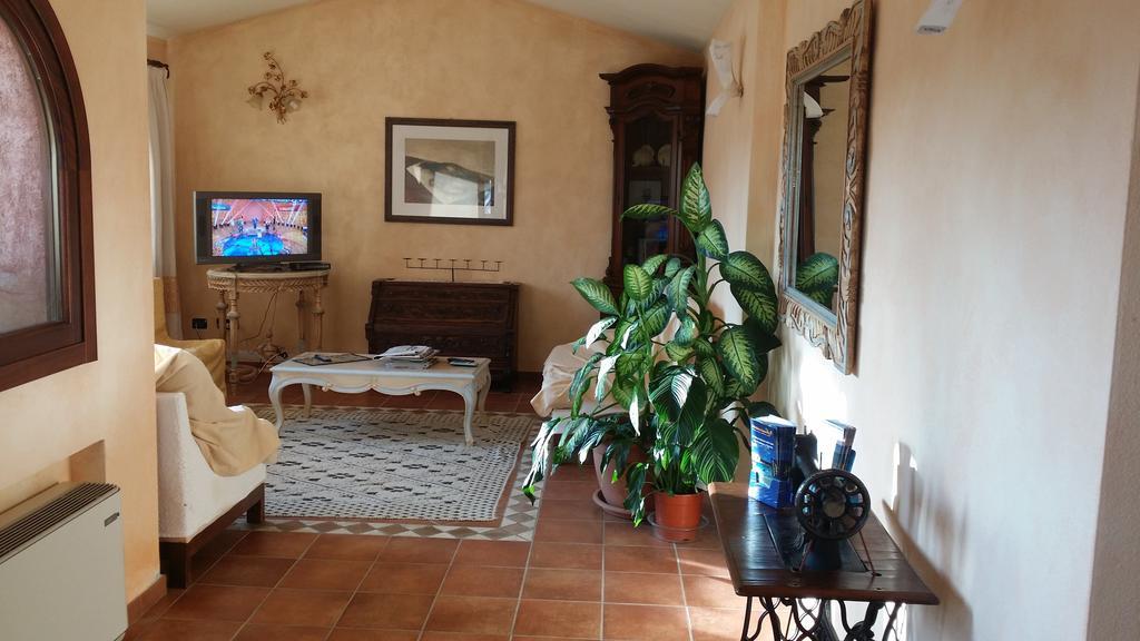 Hotel Ristorante La Tana Di Li Mazzoni Trinità dʼAgultu Εξωτερικό φωτογραφία