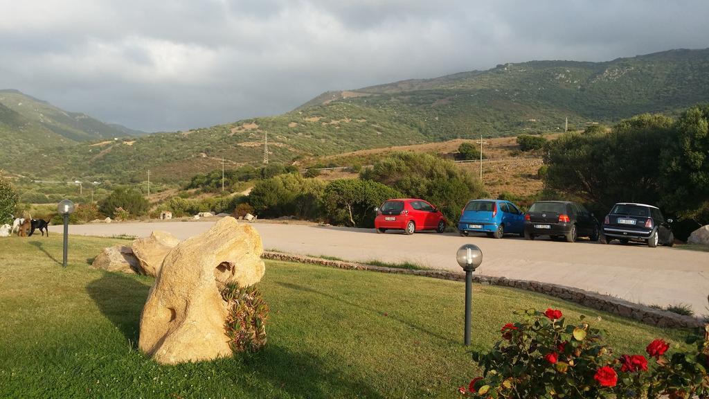 Hotel Ristorante La Tana Di Li Mazzoni Trinità dʼAgultu Εξωτερικό φωτογραφία