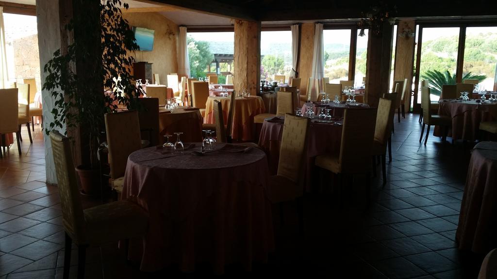 Hotel Ristorante La Tana Di Li Mazzoni Trinità dʼAgultu Εξωτερικό φωτογραφία